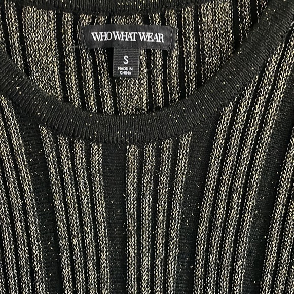 WHO WHAT WEAR shimmer top golden details - Picture 2 of 4